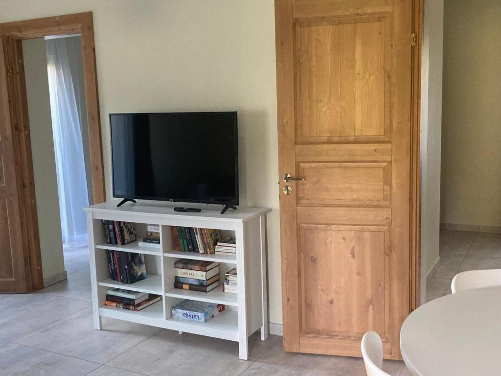 Luci Juras Apartamenti 2 Roja Luaran gambar