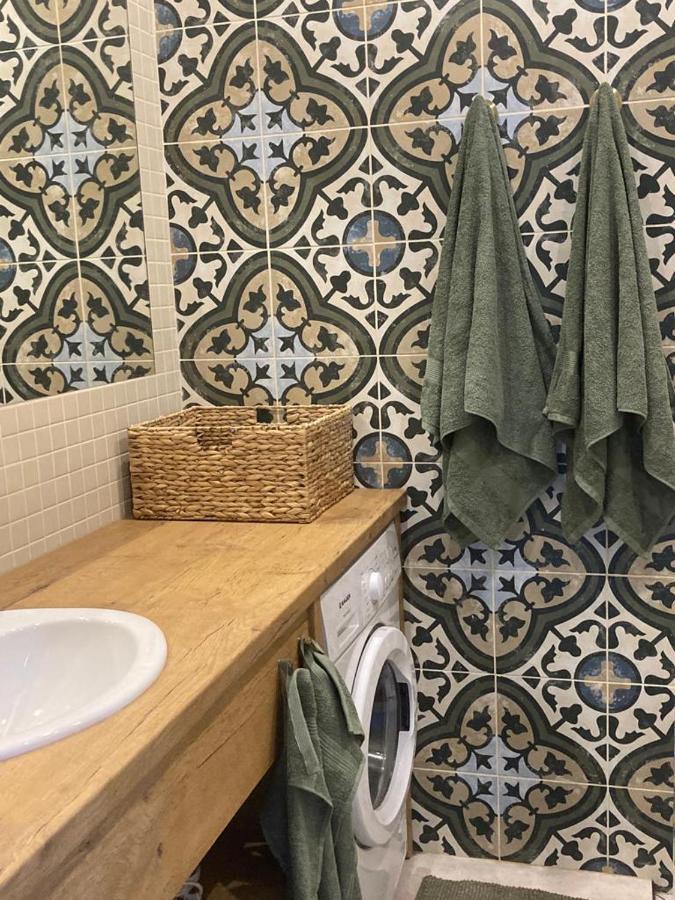 Luci Juras Apartamenti 2 Roja Luaran gambar